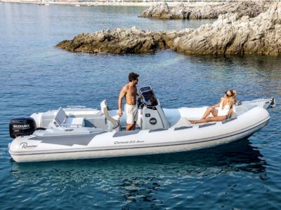 Ranieri Cayman 21.0 Sport, controcorrente
