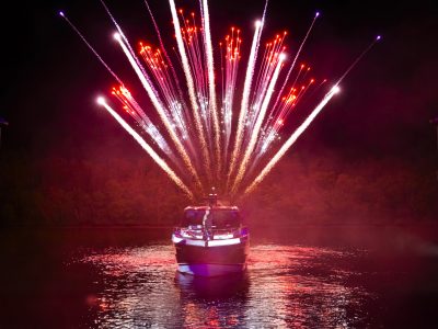 Anteprima mondiale – Riviera lancia il nuovo 5600 Sport Yacht