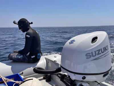 Un Suzuki DF140BG a Porto Cesareo contro le microplastiche